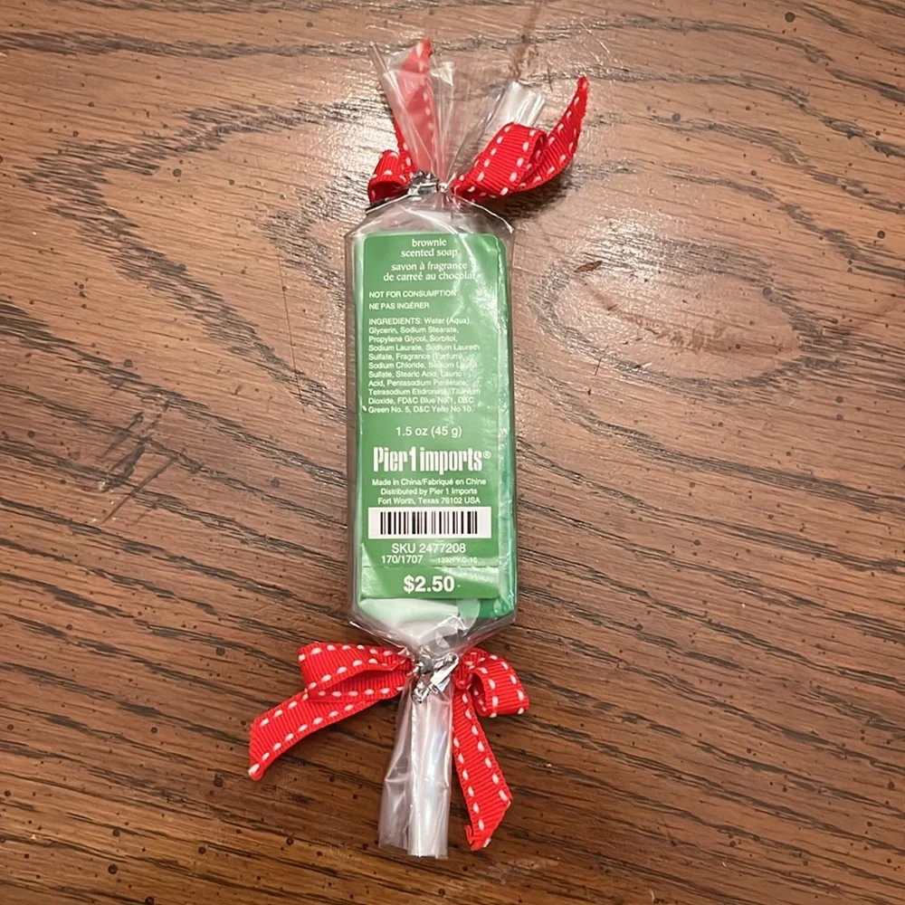 Set of 3 brownie scented Pier‎ 1 holiday soaps, NWT